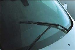 汽车养护之风挡玻璃的保养问题